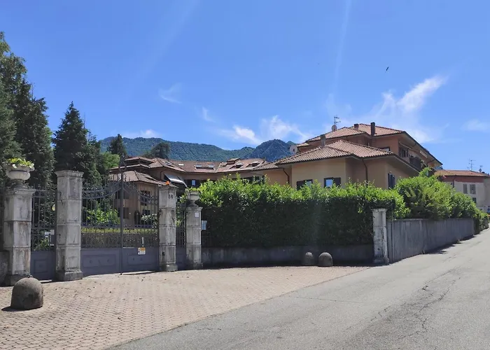 Magnolia By Interhome * Porto Valtravaglia