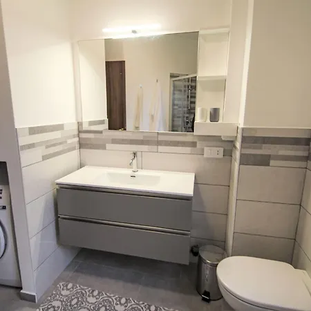 Apartment Magnolia By Interhome Porto Valtravaglia